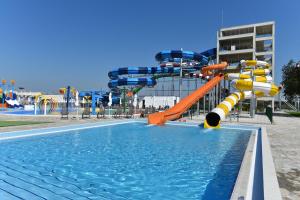 Basen w obiekcie Topola Skies Resort & Aquapark lub w pobliżu