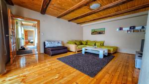 A seating area at Apartment Anna