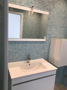 A bathroom at Calua apartment in Povoa de Varzim