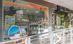 Supermarket nebo jiné obchody v  apartmánu nebo okolí