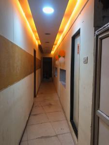 Fotografie z fotogalerie ubytování Bandra Dormitory Only for indian male v Bombaji