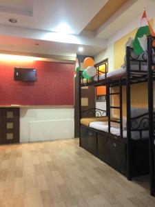 Postel nebo postele na pokoji v ubytování Bandra Dormitory Only for indian male
