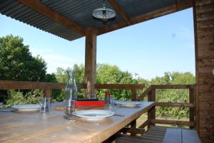 Balkón nebo terasa v ubytování La Cabane Du Verger