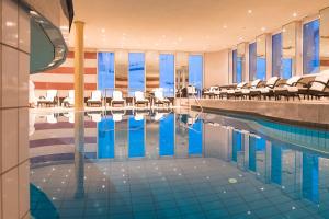 Bazén v ubytování Hotel Zürserhof nebo v jeho okolí
