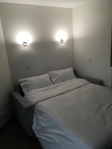 En eller flere senge i et værelse på Félibrige