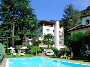 Bazén v ubytování Hotel Jasmin nebo v jeho okolí