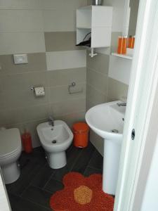 Kúpeľňa v ubytovaní la casa dei limoni
