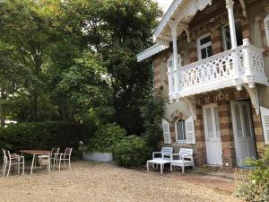 Gallery image of Les Graves in Villerville