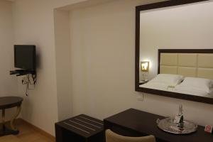 Galeriebild der Unterkunft Kalavrita Canyon Hotel & Spa in Kalavryta