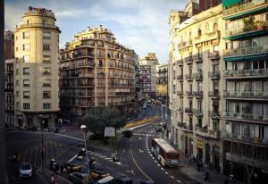 Nespecifikovaný výhled na destinaci Barcelona nebo výhled na město při pohledu z hotelu