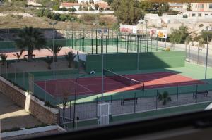 Tenis a/nebo squash v ubytování barbara 20 playa muchavista alicante nebo okolí