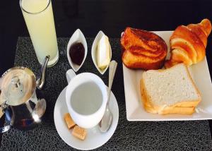 Options de petit-déjeuner proposées aux clients de l'établissement Hotel FR Palace Tourbillon