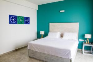 Una cama o camas en una habitación de Lazy Koala