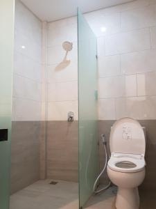 Praba Guesthouse的一间浴室