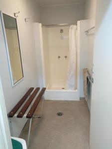 Bilik mandi di Mt Isa Irish Club Accommodation +15 gambar
