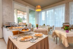 Gallery image of Hotel Suisse in Sirmione