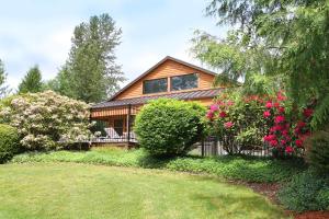 Gallery image of Mount Hood Village Scarlett Tiny House 3 in Welches