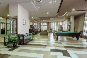 Biliár nebo kulečník v ubytování Hotel Arena