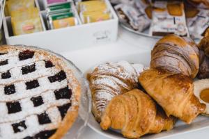 Jedlo v ubytovaní bed & breakfast alebo blízkom okolí