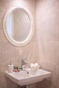 Ένα μπάνιο στο Aria Apartments +21 φωτογραφίες