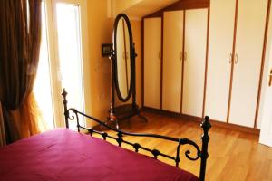 Postel nebo postele na pokoji v ubytování Mon Repos Two Floor Apartment
