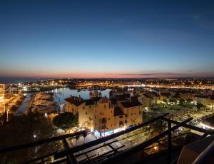 Nespecifikovaný výhled na destinaci Vilamoura nebo výhled na město při pohledu z hotelu + 37 fotografií