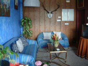 A seating area at Hotel El Golobar