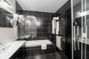 Eurostars Monumento Monasterio de San Clodio Hotel & Spa ...