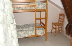 Divstāvu gulta vai divstāvu gultas numurā naktsmītnē Gîte de l'Orangerie 15 pers.