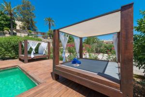 The swimming pool at or close to Hotel Turixant
