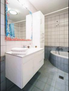 A bathroom at Pamela's house "private pool and spa"