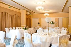 صورة لـ Oaklands Hall Hotel Sure Hotel Collection by Best Western في Laceby