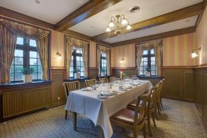 Restaurace v ubytování Hotel Kryb I Ly Kro + 37 fotografií