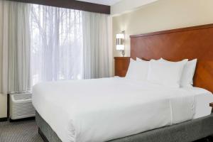 Postel nebo postele na pokoji v ubytování Hyatt Place Dallas/Grapevine