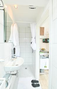 Bilik mandi di Aparthotel Marion Weber +55 gambar