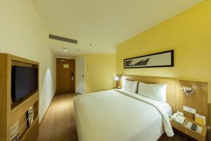 ibis Chennai Sipcot - An Accor Brand客房内的一张或多张床位