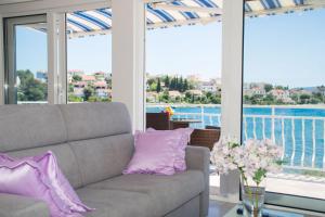 Balkón alebo terasa v ubytovaní Villa Rozana - Beachfront Wellness Retreat