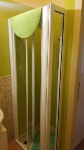 Bilik mandi di Carlo Mayr Apartment +22 gambar