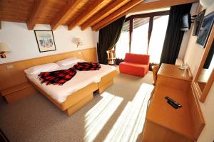 Postel nebo postele na pokoji v ubytování Hotel Derby + 37 fotografií