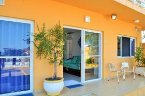 Uma varanda ou terraço em Pousada Maresias Beira Mar