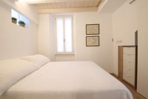 Lova arba lovos apgyvendinimo įstaigoje palazzo barindelli suite bianca