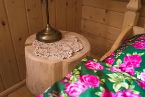 Posteľ alebo postele v izbe v ubytovaní Pienińskie Herbarium dobre samopoczucie, wellness, mini zoo, poczujesz folklor Pienin