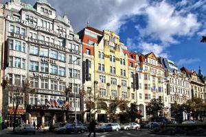 Nespecifikovaný výhled na destinaci Praha nebo výhled na město při pohledu z hotelu