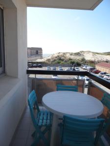 Balkón nebo terasa v ubytování Appartement Ste Cécile à 50 mètres de la plage