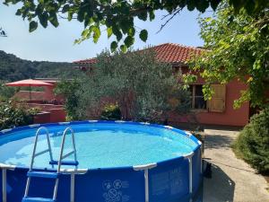Bazén v ubytovaní Apartman Tariba alebo v jeho blízkosti