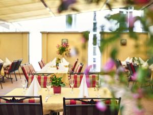 Restavracija oz. druge možnosti za prehrano v nastanitvi Hirsch Hotel