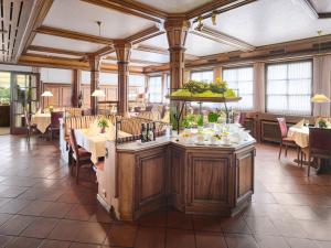 Restavracija oz. druge možnosti za prehrano v nastanitvi Hirsch Hotel