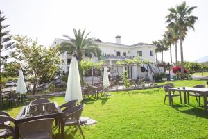 Сад в Meryem's Hotel