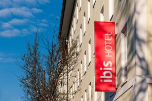 Sijil, anugerah, tanda atau dokumen lain yang dipamerkan di ibis Augsburg Koenigsplatz
