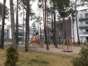 Parc infantil de Apartament Baltica z ogródkiem